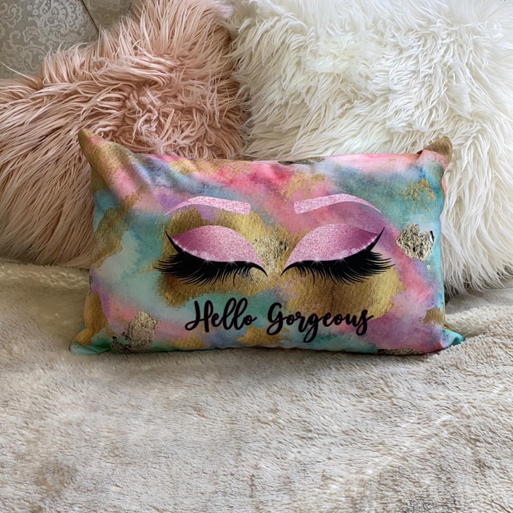❤️Hello Gorgeous lumbar pillow❤️